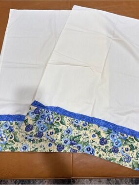 Set of 2 Handmade Standard Pillowcases White Cotton Blue Floral Fabric Trim